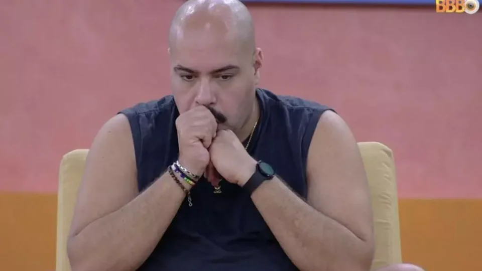 BBB22: Tiago Abravanel fica chupando dedo após ser excluído da Prova do Líder