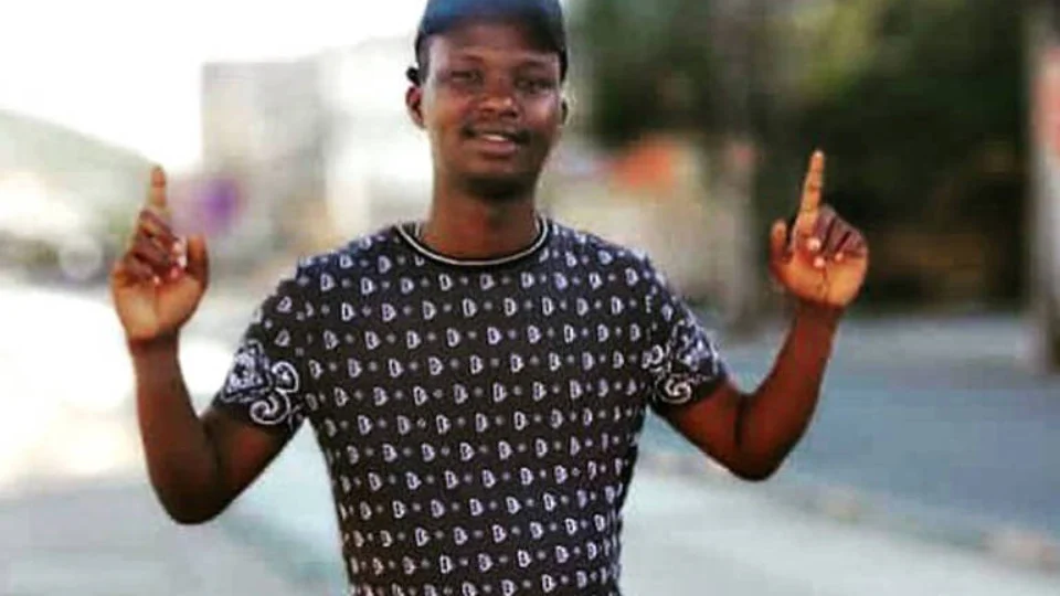 CENAS FORTES: Câmeras registram espancamento que matou congolês no Rio