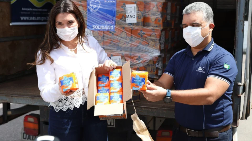 Deputada Alessandra Campêlo recebe doações de mais de 300 mil absorventes para o Estado do Amazonas