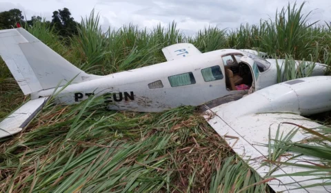 Aeronave carregada com mais de 160 quilos de drogas é interceptada pela FAB no AM