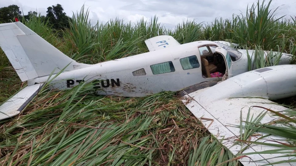 Aeronave carregada com mais de 160 quilos de drogas é interceptada pela FAB no AM