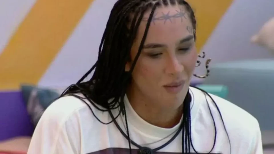 BBB22: Viih Tube tá on? Natália diz que Linn não toma banho há três dias￼
