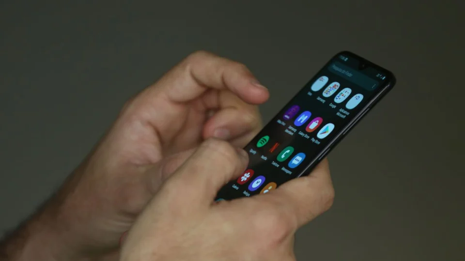 Como se desligar das telas e melhorar sua saúde mental