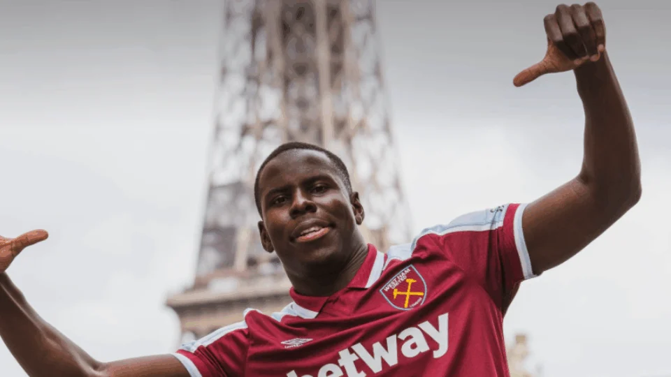 Zagueiro da França perde patrocínio após agredir gatos