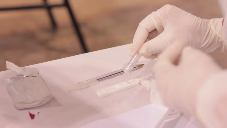 Drogarias de Manaus começam vendas de autotestes de Covid-19