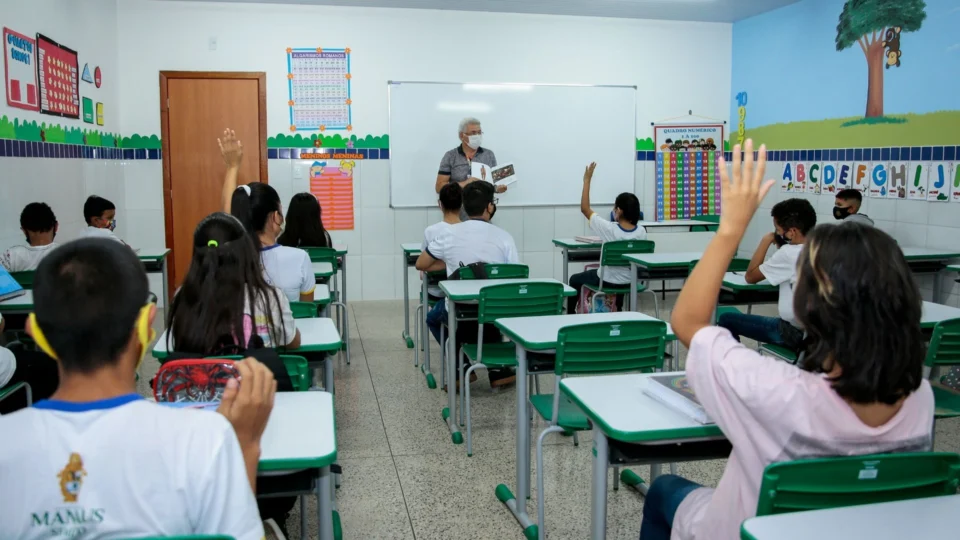 Atenção: mais de 200 educadores aprovados no PSS são convocados em Manaus