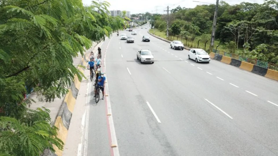 Trânsito será organizado na avenida José Lindoso neste domingo (20)