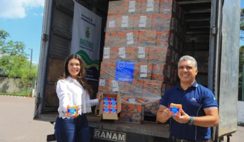 Alessandra Campêlo distribui 300 mil absorventes higiênicos