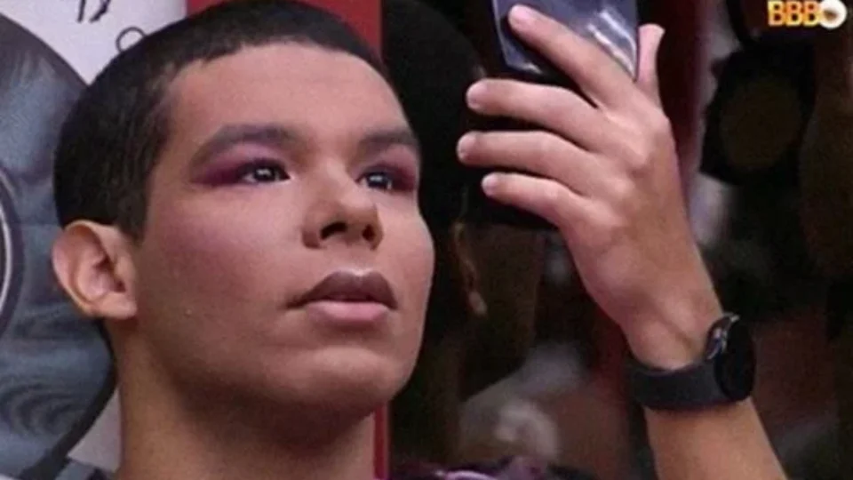 BBB22: Vyni toma esporro da produção ao tentar filmar partes íntimas de Eliezer
