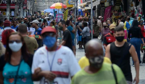 Uso de máscara deixa de ser obrigatório em locais abertos e fechados em Manaus