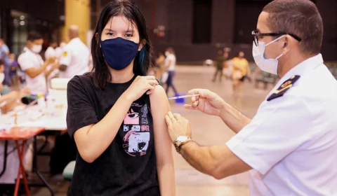 Confira os 16 pontos de vacinação contra a Covid-19 em Manaus neste sábado (26)