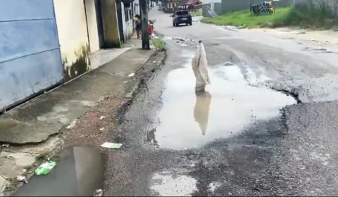 Buracos causam prejuízos à população do bairro Riacho Doce II