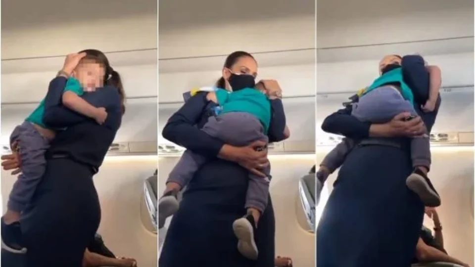 Comissária de bordo acalma bebê durante voo e viraliza na internet; VEJA