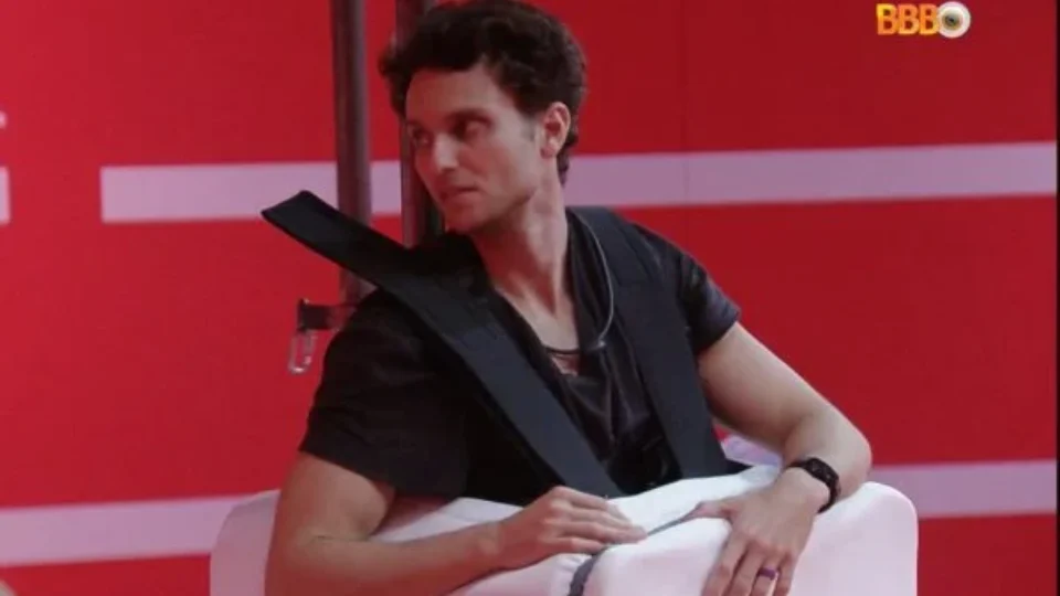 VEJA VÍDEO: Lucas surta na Prova do Líder e web reage: “Barão da Piradinha”