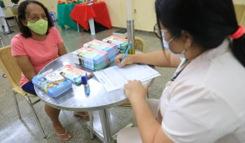 Mulheres são atendidas durante ações de saúde na abertura da Semana Internacional da Mulher 2022