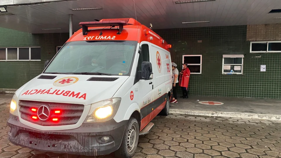 Dois homens são vítimas de raio em sítio na zona Norte de Manaus; veja vídeo