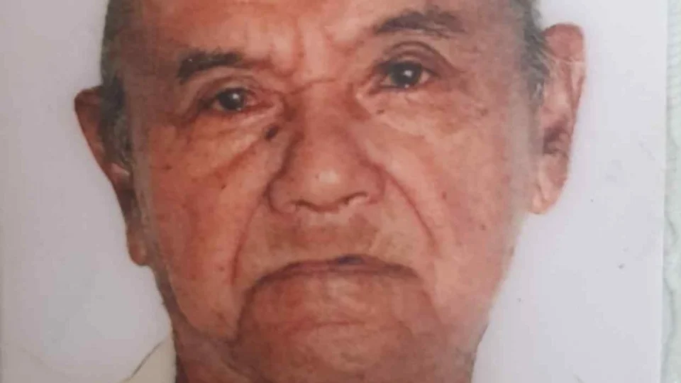 Idoso desaparece no bairro Flores e família pede ajuda na divulgação da imagem