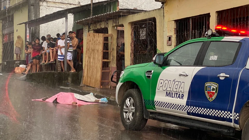 Homem é executado a tiros no bairro Compensa 2