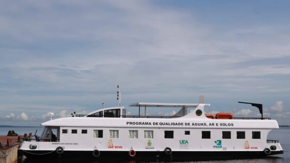 Barco de pesquisa é inaugurado e lança ações de monitoramento ambiental do Brasil