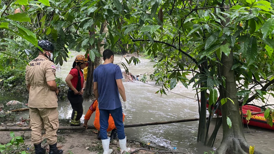 Corpo de homem em decomposição é encontrado em igarapé na zona Centro-Sul de Manaus