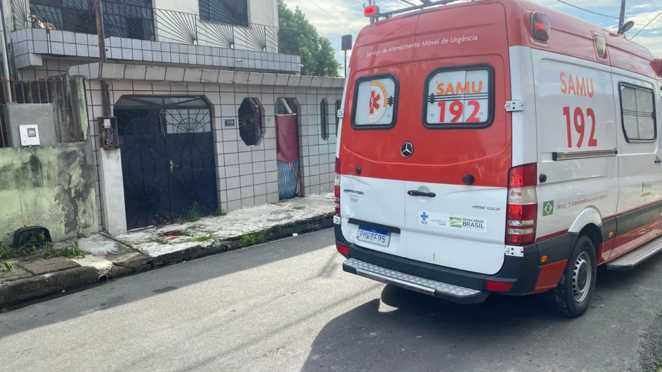 Homem é espancado com pauladas na cabeça e tem braço quebrado, no bairro Betânia