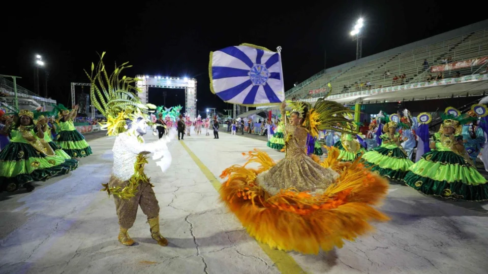 Live Carnaval 2022: alegria toma conta de foliões em segundo dia de desfile