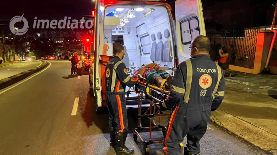 Motoqueiro fica gravemente ferido durante acidente no São Jorge