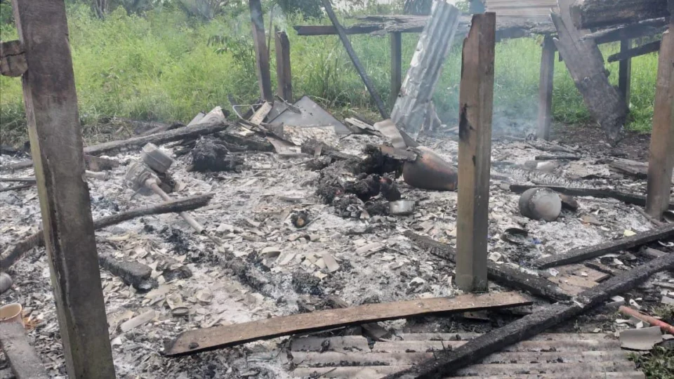 Chacina: família é assassinada e queimada no AM