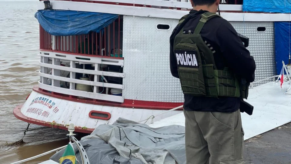 Corpos carbonizados em chacina na comunidade São Geraldo chegam em Manacapuru