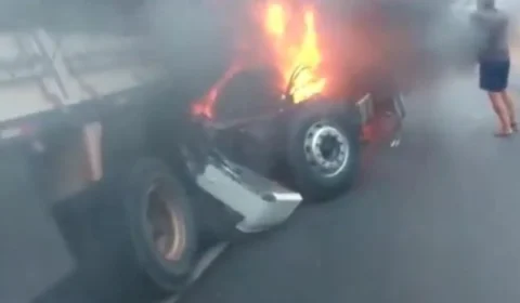 Veja vídeo! motorista morre após colidir com carreta dirigida pelo pai