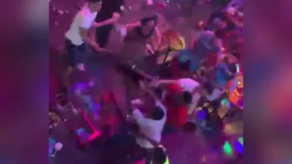 Veja vídeo! festa de carnaval acaba em briga generalizada