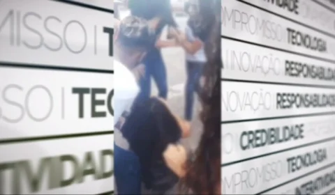 Vídeo mostra confusão na rua entre estudantes após aula