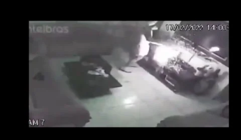 VEJA VÍDEO: Cigarro eletrônico explode na boca de músico