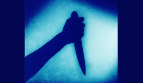 Idoso é preso após cravar faca no peito do próprio filho