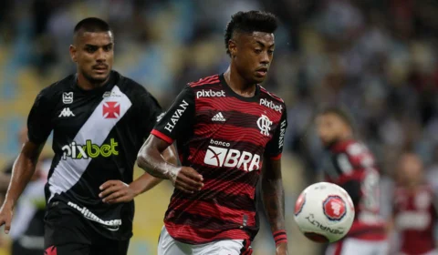 Bruno Henrique sofre lesão no ombro e está fora da semifinal