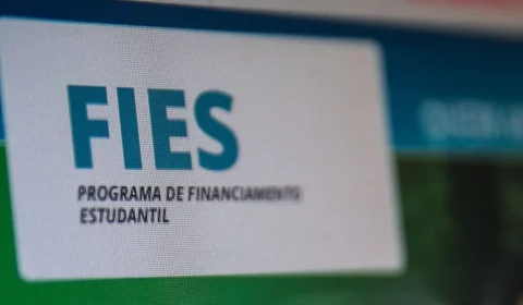 Estudantes inadimplentes já podem renegociar dívidas com Fies