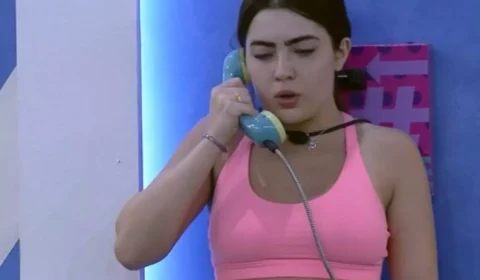 BBB22: Jade Picon atende o Big Fone e escolhe Arthur Aguiar para ir com ela ao paredão
