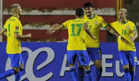 Brasil goleia Bolívia por 4 a 0 em despedida das Eliminatórias