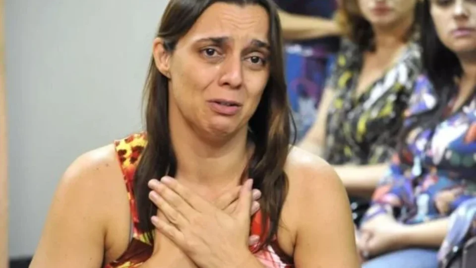 Mãe que matou bebê e ocultou corpo por anos tem nova prisão decretada