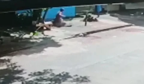 VEJA VÍDEO: Após tampa ceder, mulher e criança caem dentro de fossa com 3m