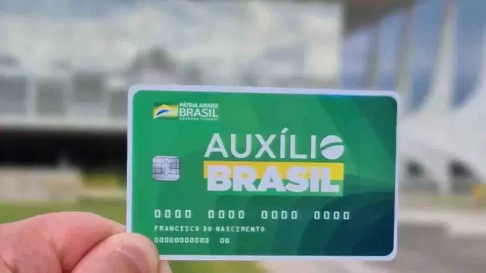 Confira aumento no número de beneficiários do auxílio Brasil