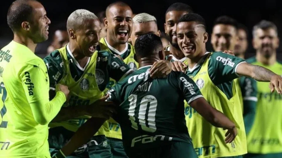 Palmeiras joga contra o Santos e mira invencibilidade em clássicos