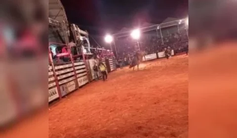 Imagens fortes: peão morre após ser pisoteado por touro em prova de rodeio