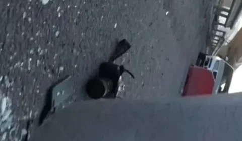 Vídeo! equipe de TV britânica é atacada por militares russos