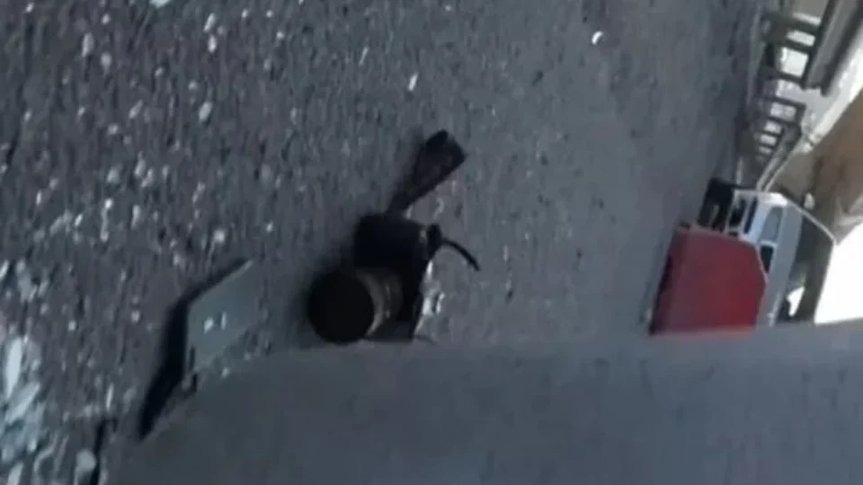 Vídeo! equipe de TV britânica é atacada por militares russos