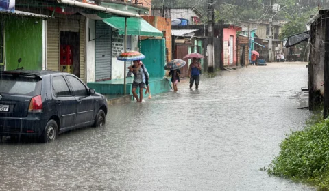 URGENTE: ruas na Comunidade da Sharp estão totalmente alagadas