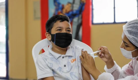 Ação de multivacinação e atendimento à saúde acontecem neste sábado em 43 pontos