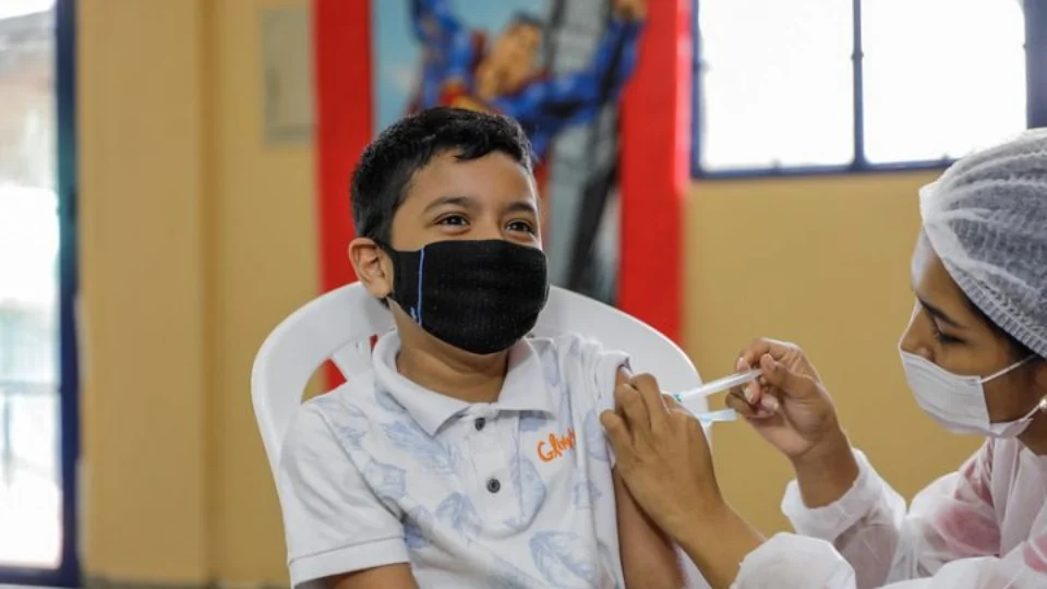 Ação de multivacinação e atendimento à saúde acontecem neste sábado em 43 pontos