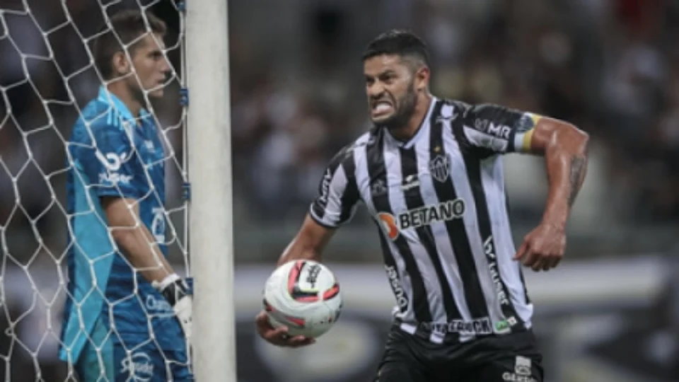 Hulk brilha, Atlético-MG derrota o Cruzeiro e é tricampeão mineiro