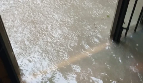 Forte chuva causa transtornos na cidade de Manaus; VÍDEOS